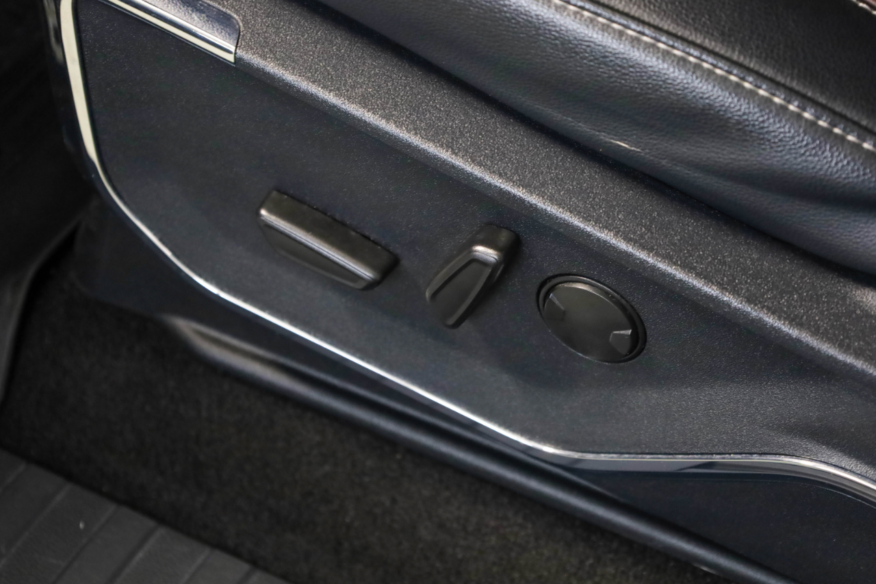 Ford F-150 4WD SuperCrew 145" Lariat 2022