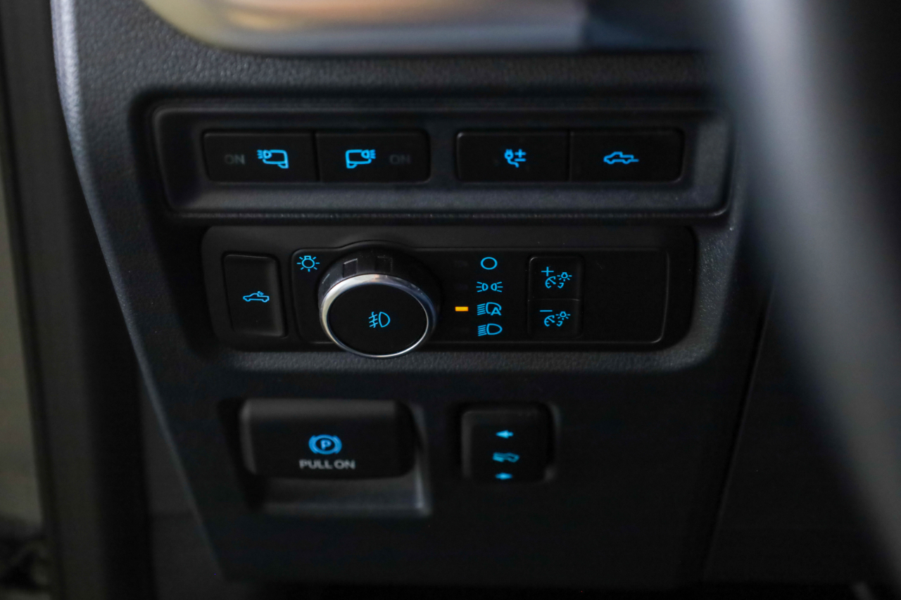 Ford F-150 4WD SuperCrew 145" Lariat 2022