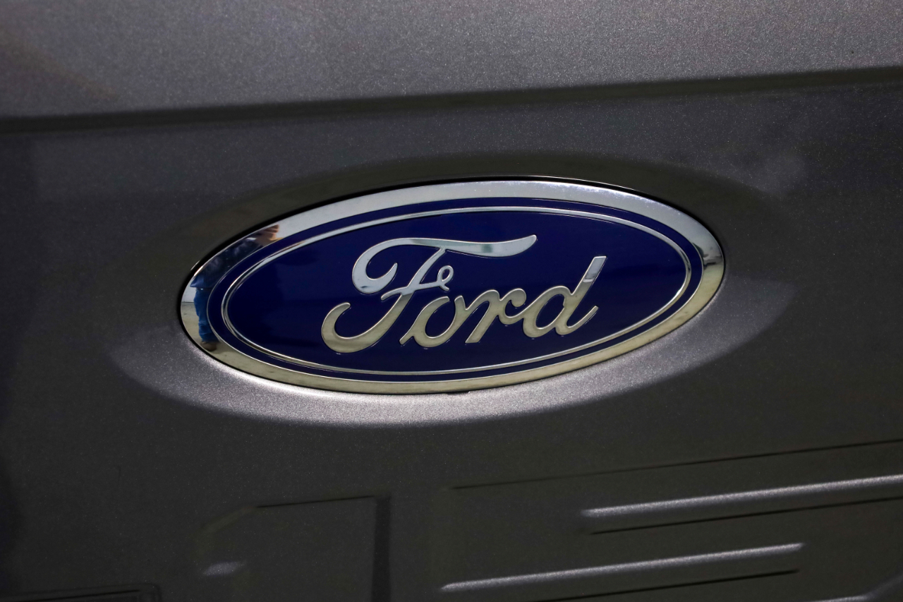 Ford F-150 4WD SuperCrew 145" Lariat 2022