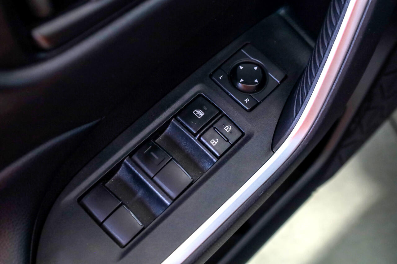 Toyota RAV4 LE AWD (Natl) 2022