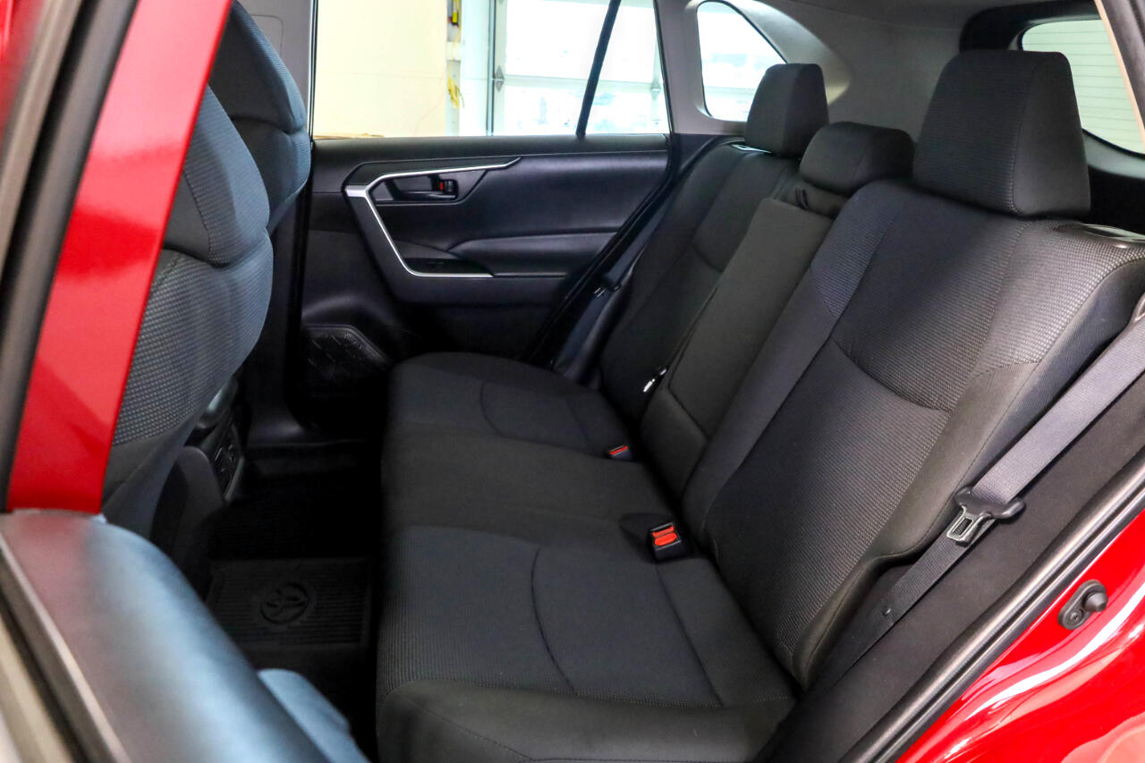 Toyota RAV4 LE AWD (Natl) 2022