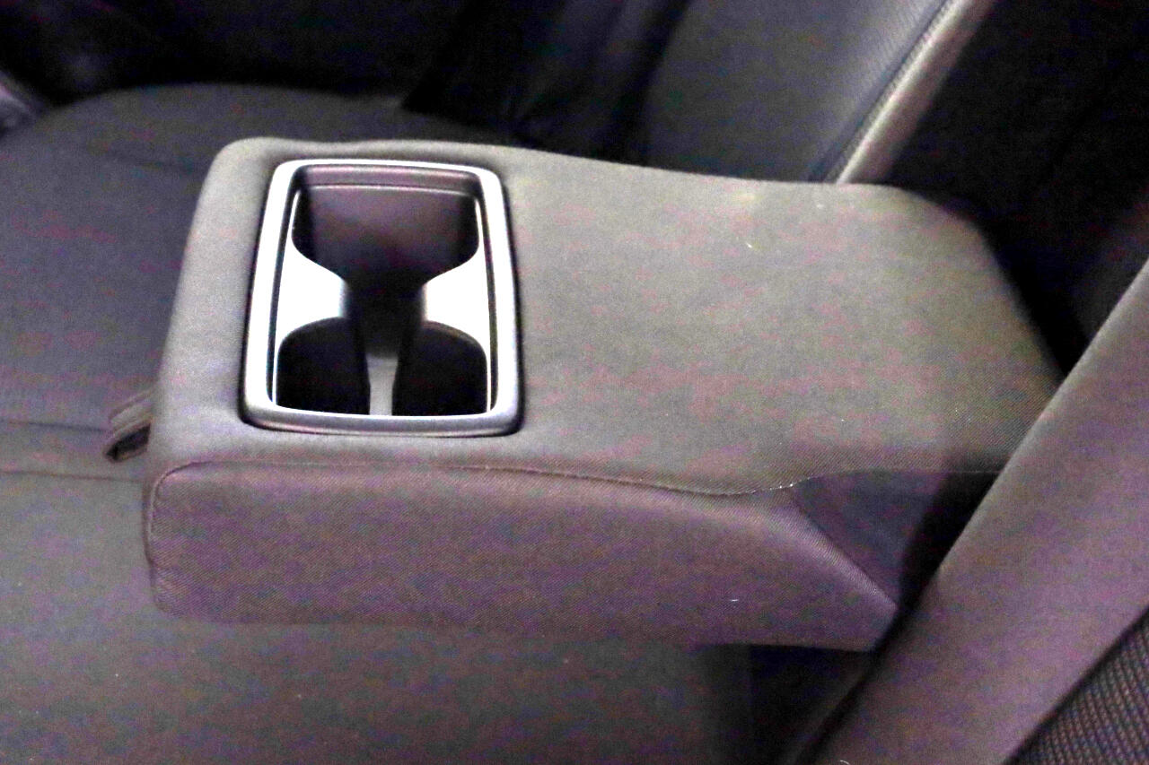 Toyota RAV4 LE AWD (Natl) 2022