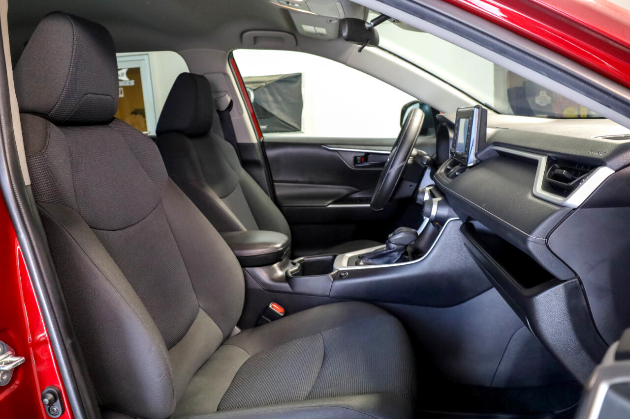 Toyota RAV4 LE AWD (Natl) 2022