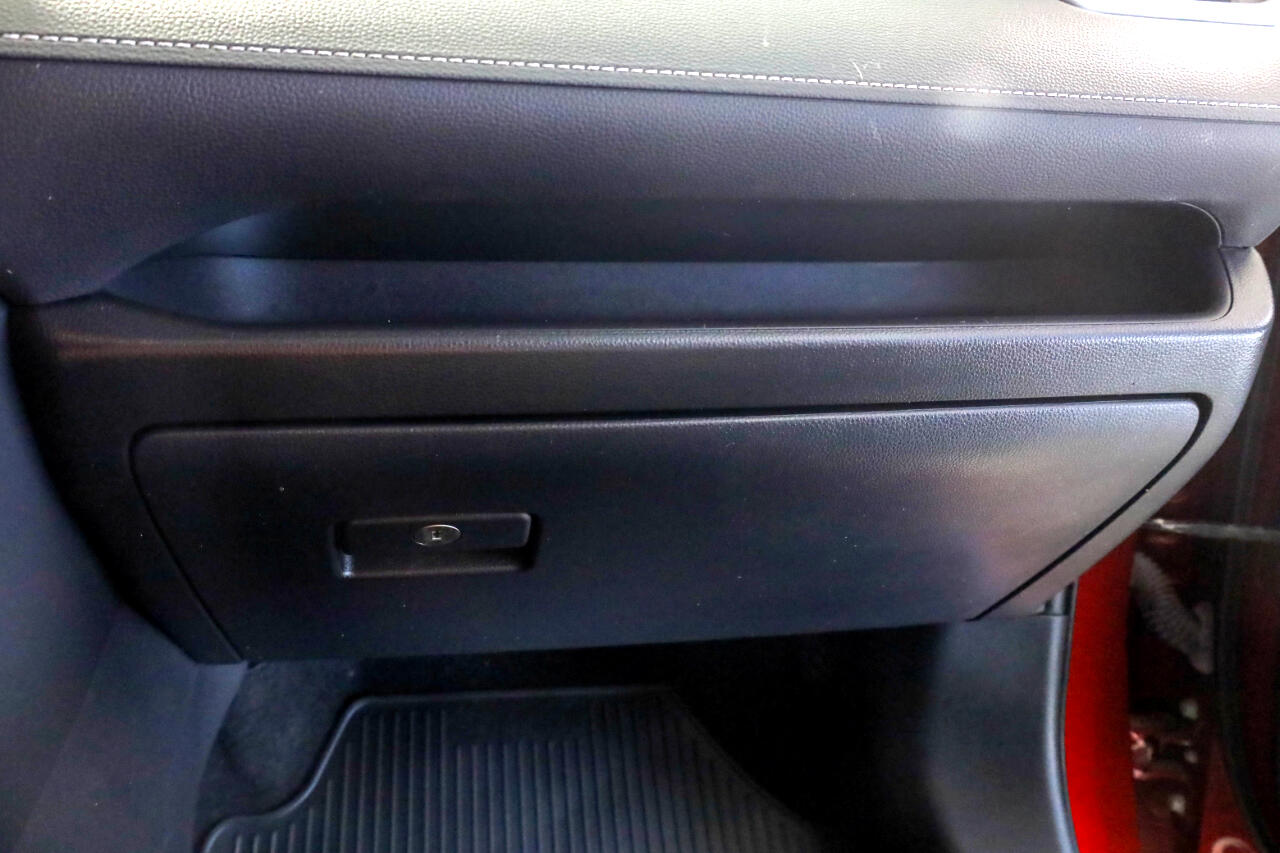 Toyota RAV4 LE AWD (Natl) 2022