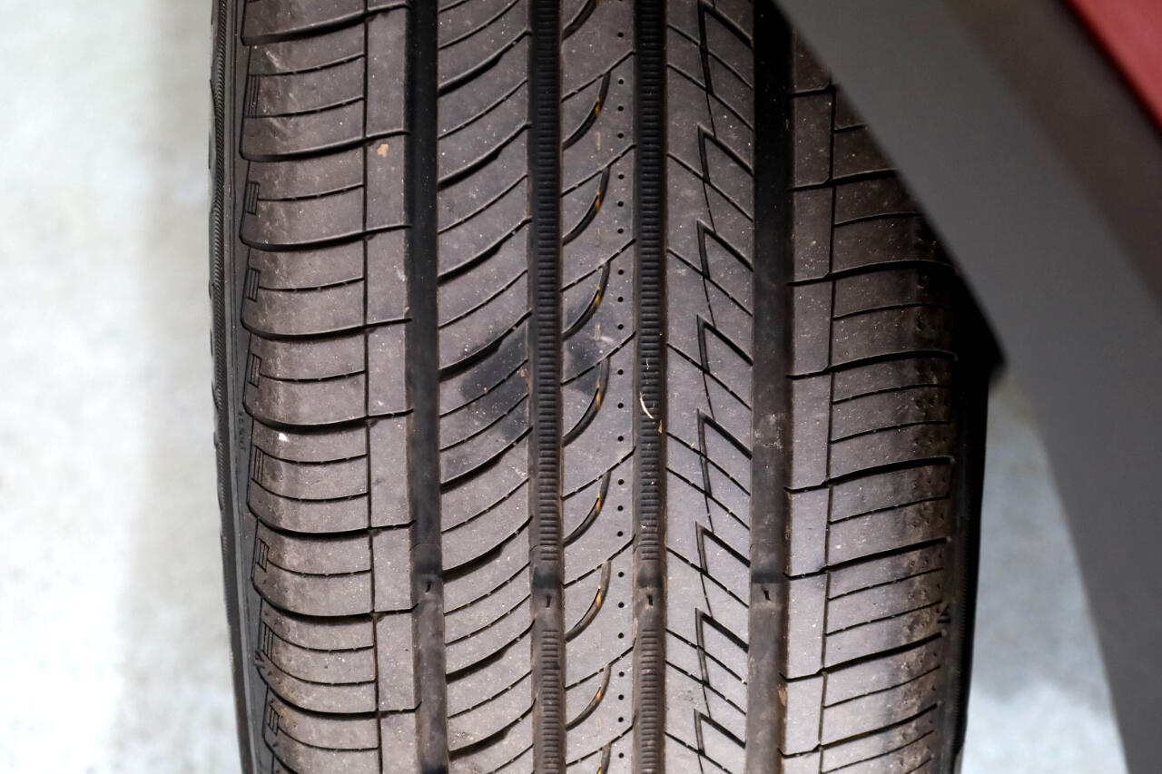 Toyota RAV4 LE AWD (Natl) 2022