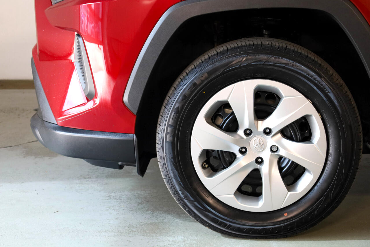 Toyota RAV4 LE AWD (Natl) 2022