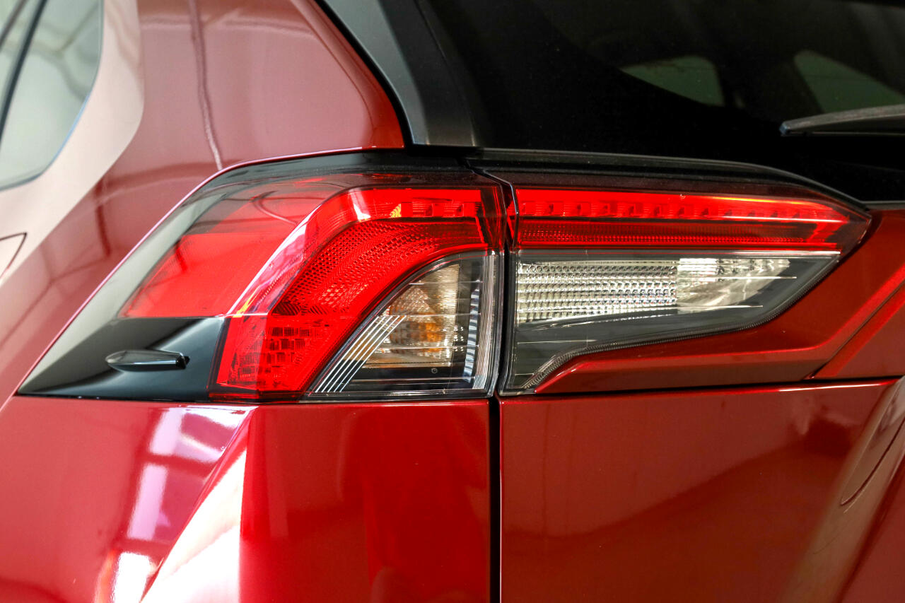 Toyota RAV4 LE AWD (Natl) 2022