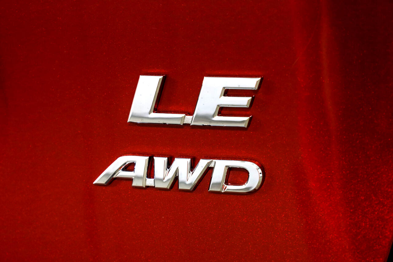 Toyota RAV4 LE AWD (Natl) 2022