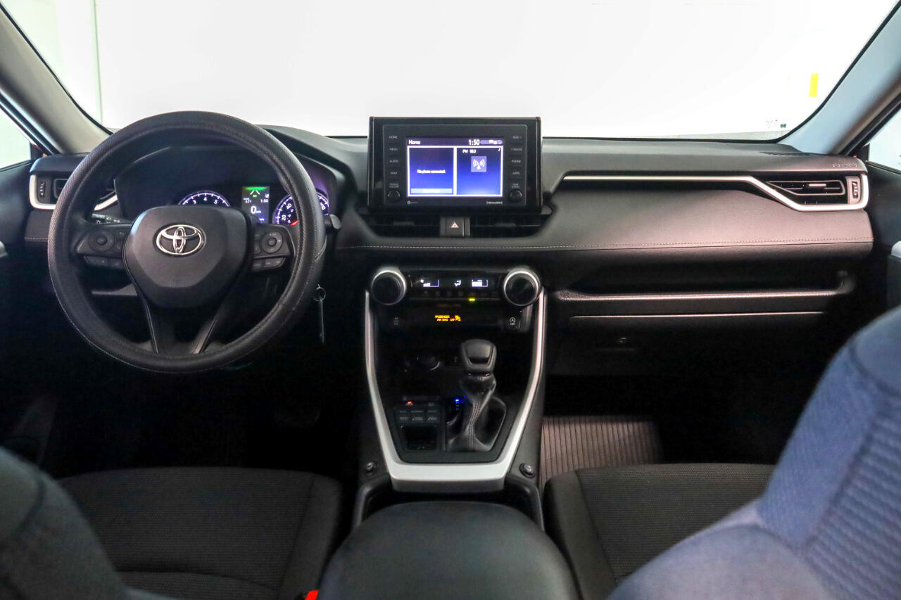 Toyota RAV4 LE AWD (Natl) 2022