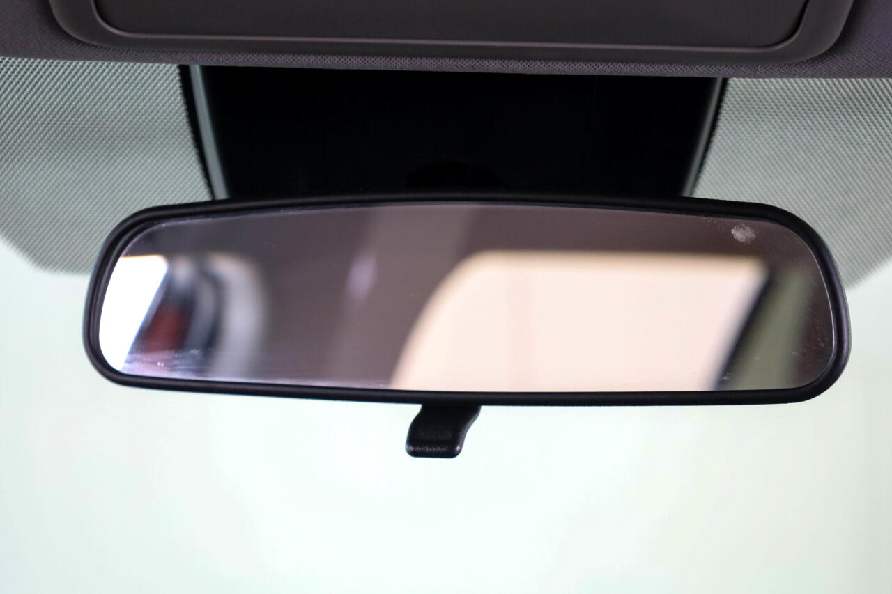 Toyota RAV4 LE AWD (Natl) 2022