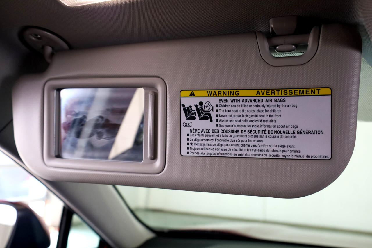 Toyota RAV4 LE AWD (Natl) 2022