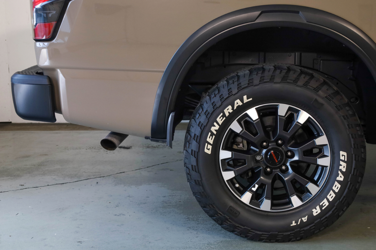 Nissan Titan 4x4 Crew Cab PRO-4X 2021