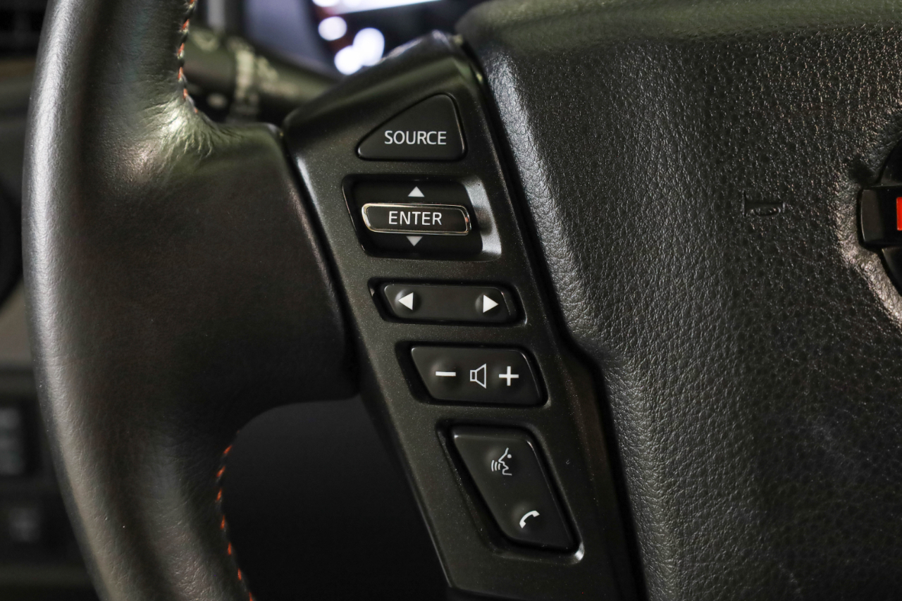 Nissan Titan 4x4 Crew Cab PRO-4X 2021