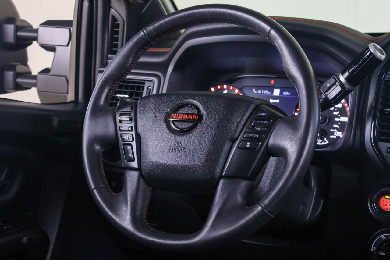 Nissan Titan 4x4 Crew Cab PRO-4X 2021
