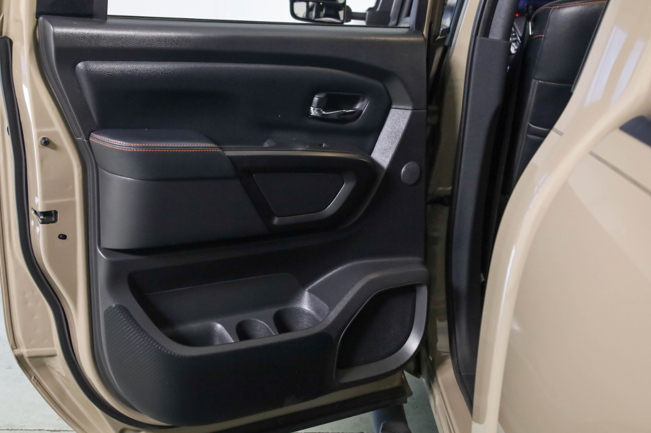 Nissan Titan 4x4 Crew Cab PRO-4X 2021