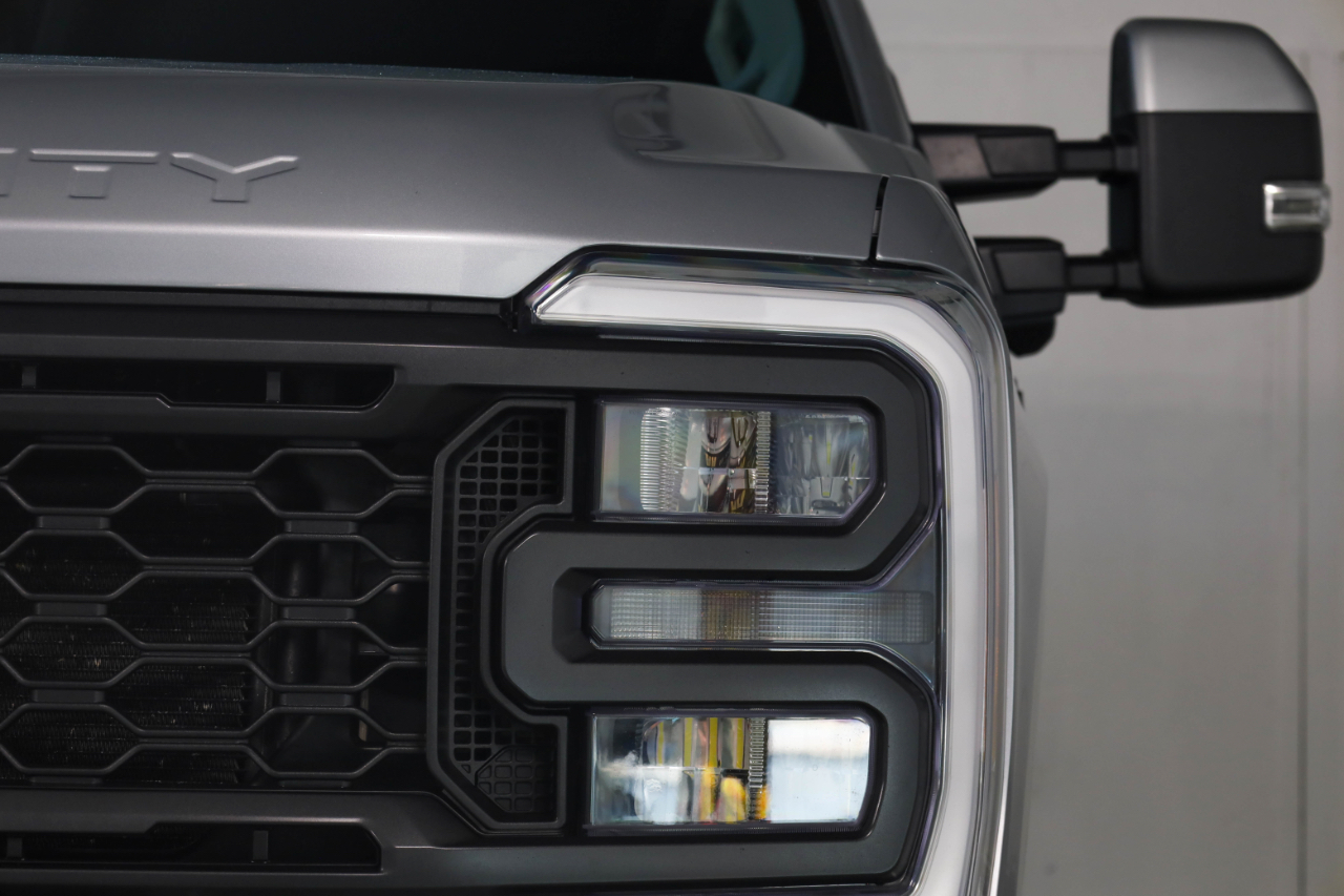 Ford Super Duty F-250 SRW Lariat 4WD Crew Cab 6.75' Box 2023