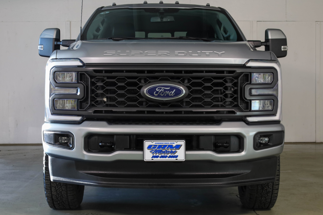 Ford Super Duty F-250 SRW Lariat 4WD Crew Cab 6.75' Box 2023
