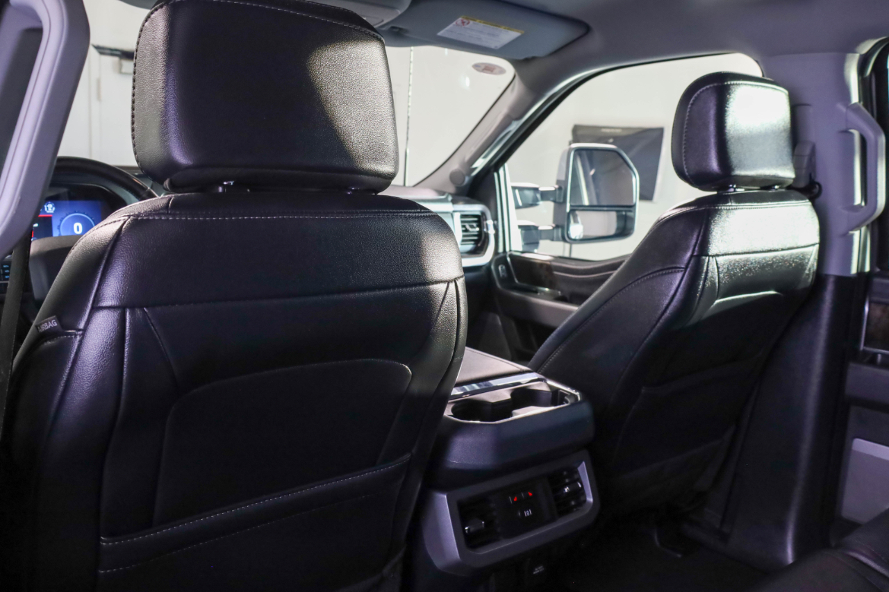 Ford Super Duty F-250 SRW Lariat 4WD Crew Cab 6.75' Box 2023