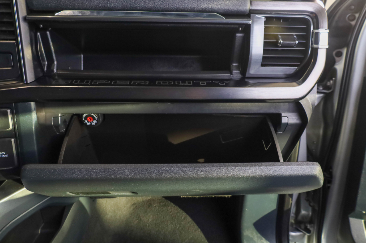 Ford Super Duty F-250 SRW Lariat 4WD Crew Cab 6.75' Box 2023