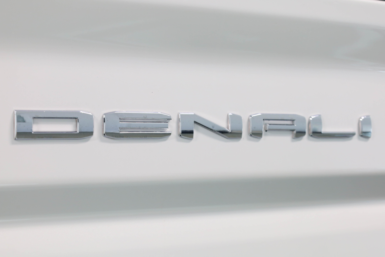 GMC Sierra 2500HD 4WD Crew Cab 159" Denali 2022