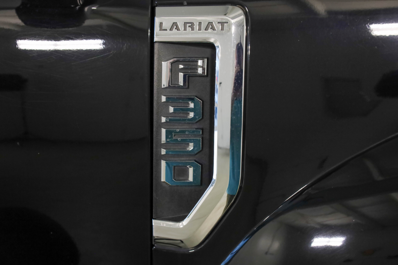 Ford Super Duty F-350 SRW Lariat 4WD Crew Cab 8' Box 2017