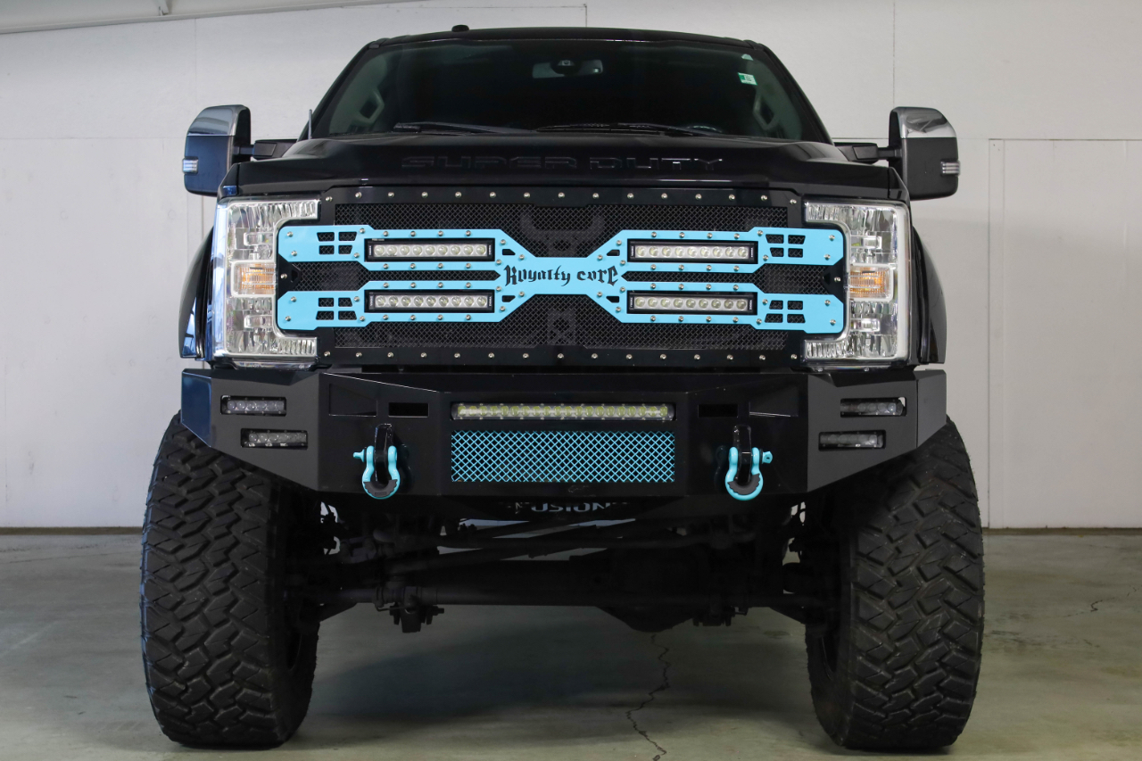 Ford Super Duty F-350 SRW Lariat 4WD Crew Cab 8' Box 2017