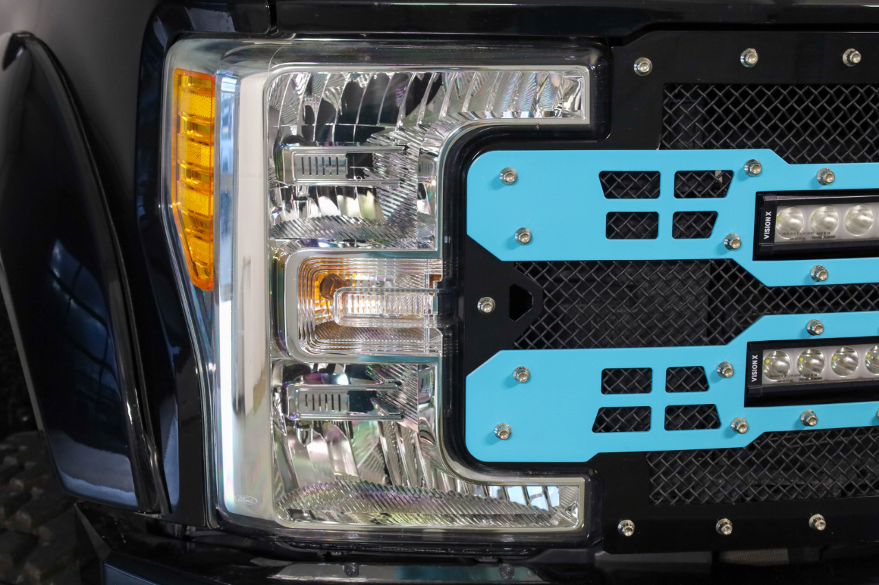 Ford Super Duty F-350 SRW Lariat 4WD Crew Cab 8' Box 2017