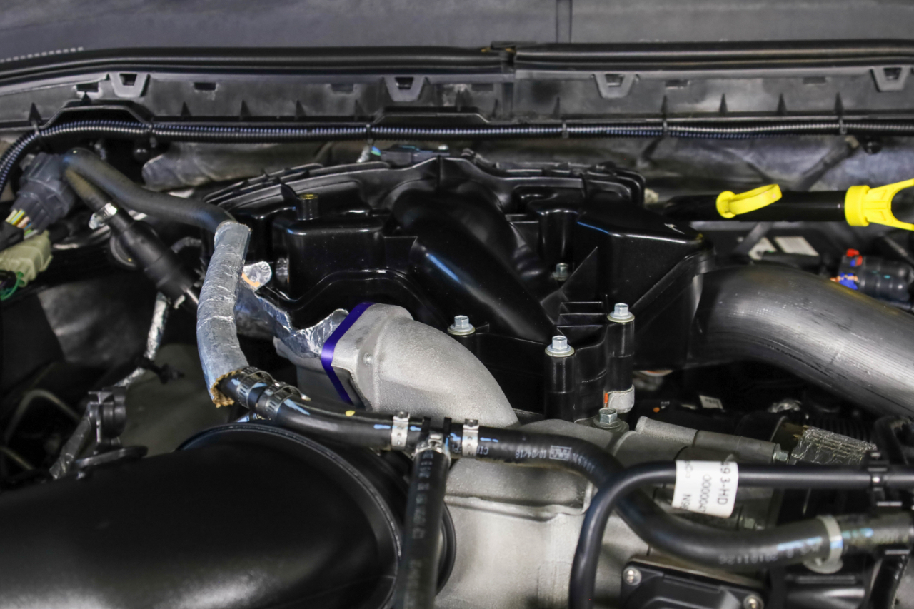 Ford Super Duty F-350 SRW Lariat 4WD Crew Cab 8' Box 2017