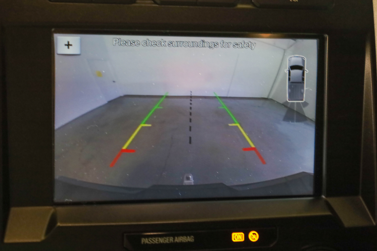 Ford Super Duty F-350 SRW Lariat 4WD Crew Cab 8' Box 2017