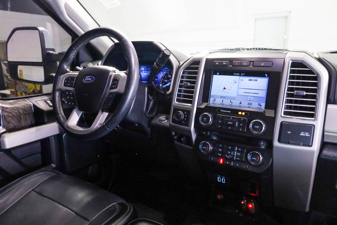 Ford Super Duty F-350 SRW Lariat 4WD Crew Cab 8' Box 2017