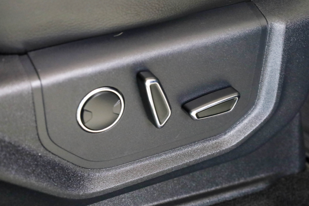 Ford Super Duty F-350 SRW Lariat 4WD Crew Cab 8' Box 2017