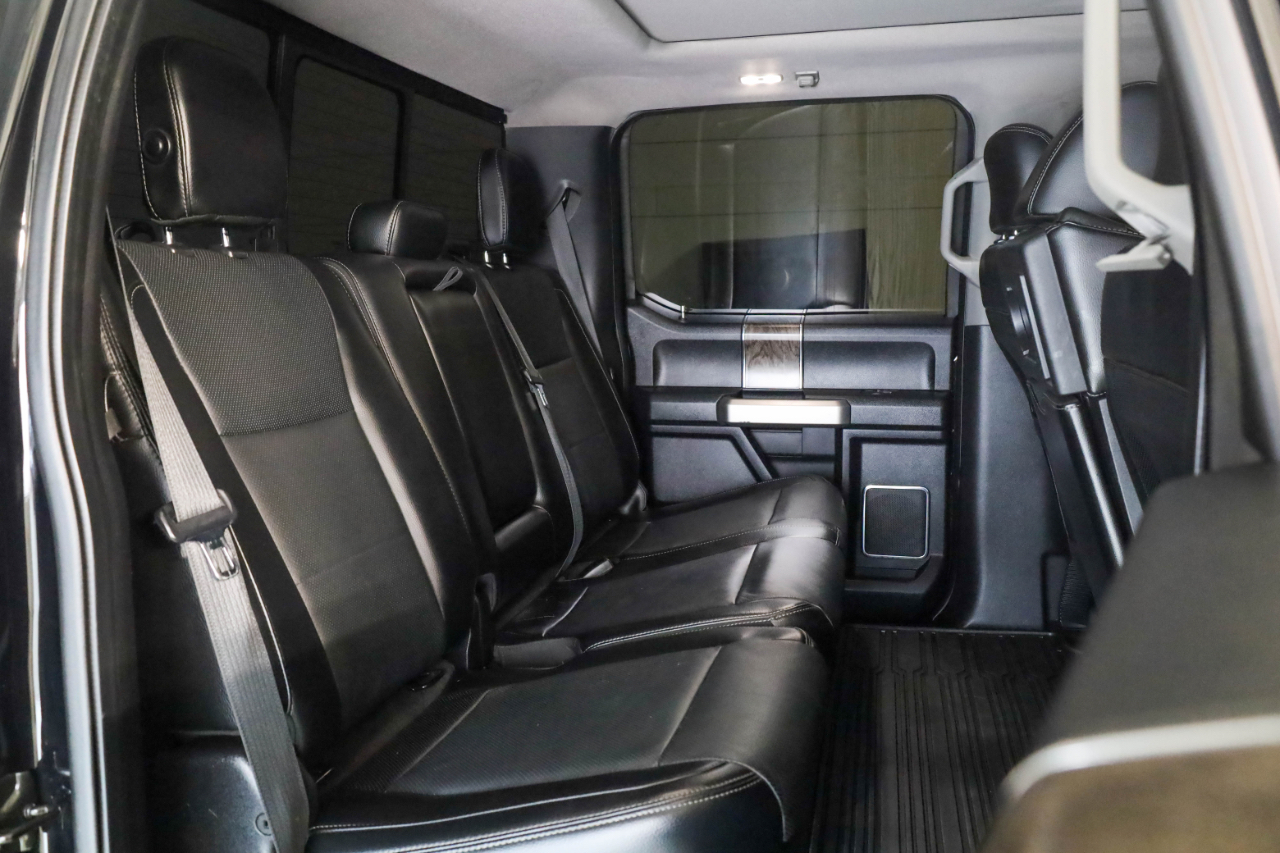 Ford Super Duty F-350 SRW Lariat 4WD Crew Cab 8' Box 2017