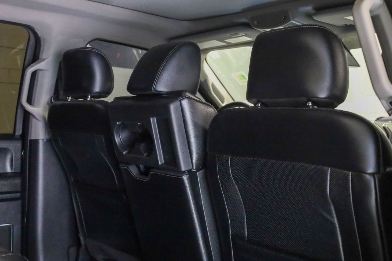 Ford Super Duty F-350 SRW Lariat 4WD Crew Cab 8' Box 2017