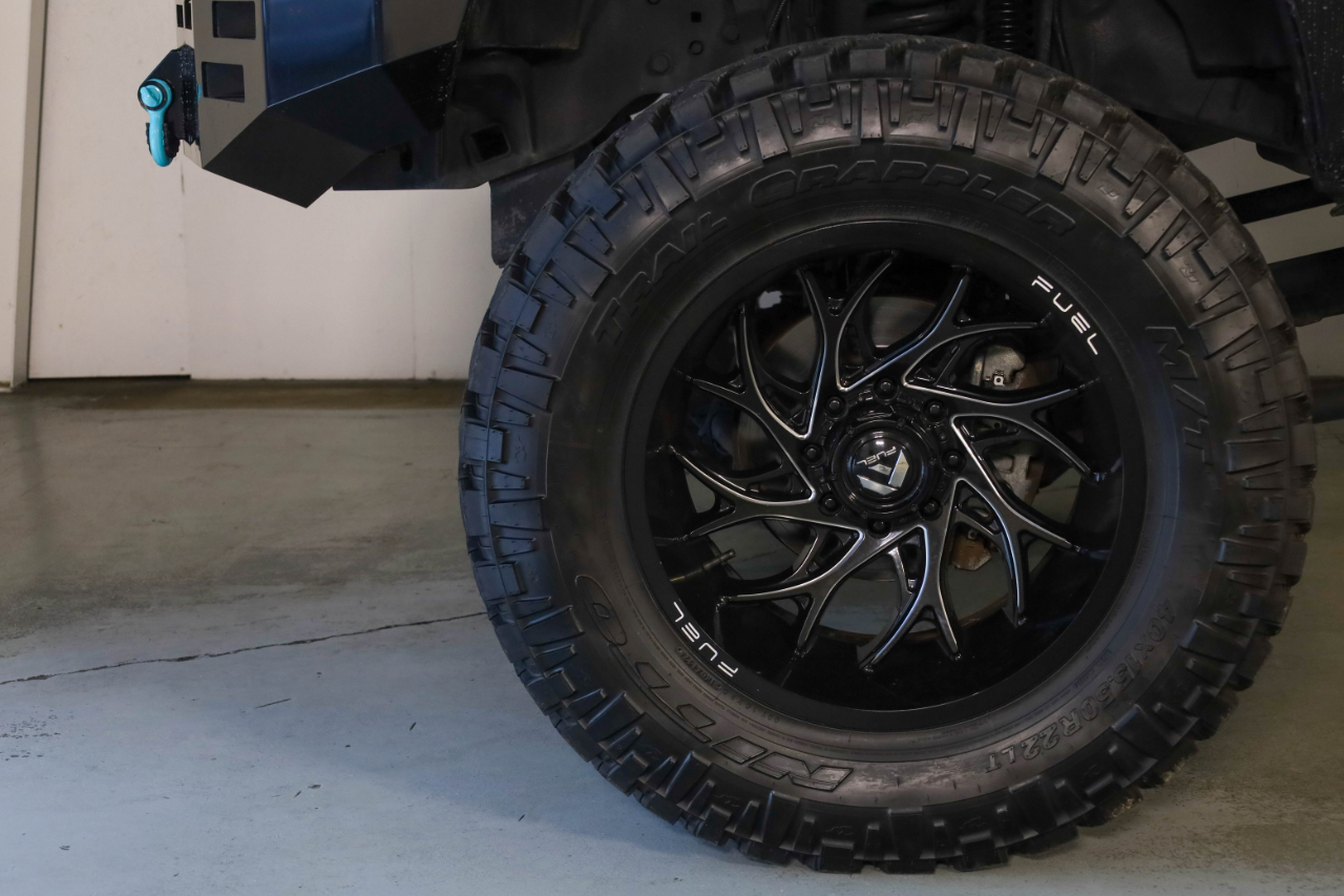 Ford Super Duty F-350 SRW Lariat 4WD Crew Cab 8' Box 2017