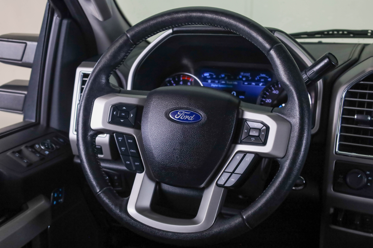 Ford Super Duty F-350 SRW Lariat 4WD Crew Cab 8' Box 2017