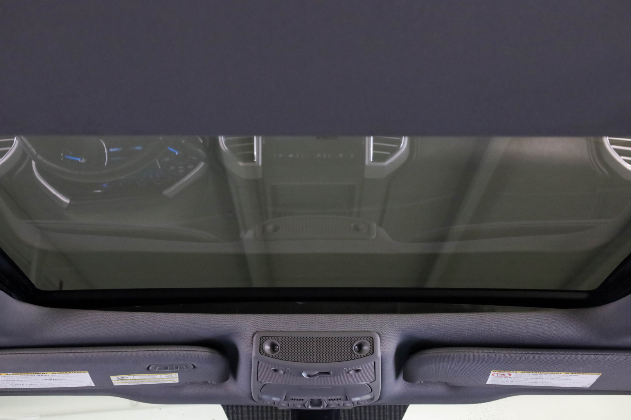 Ford Super Duty F-350 SRW Lariat 4WD Crew Cab 8' Box 2017