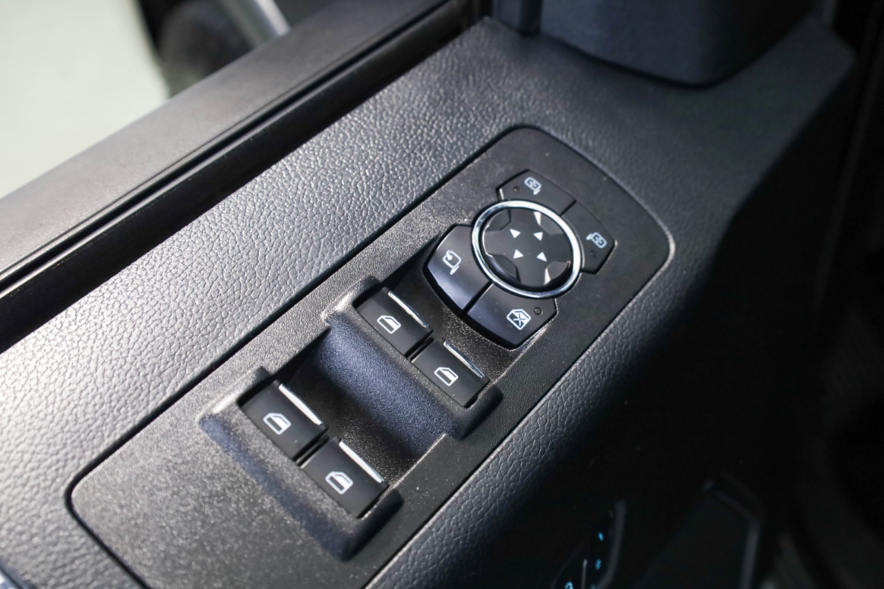 Ford F-150 SuperCrew 150" Lariat 4WD 2019