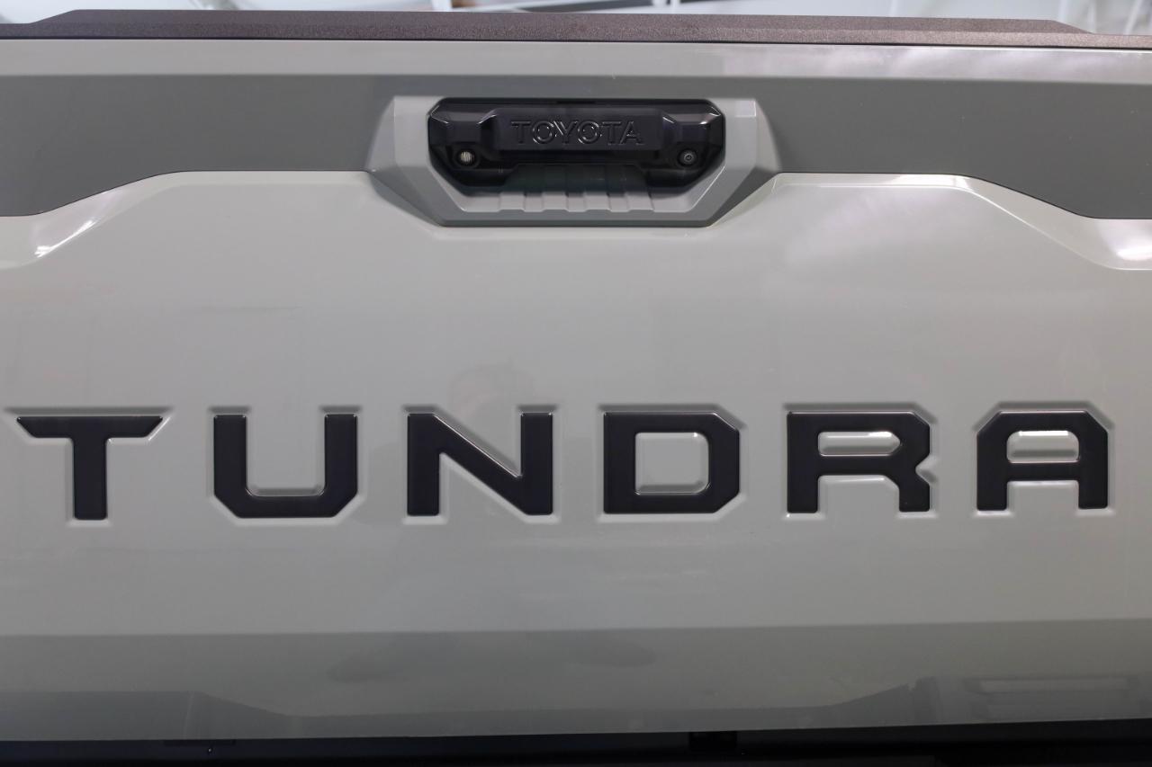Toyota Tundra 4WD SR5 CrewMax 6.5' Bed (Natl) 2022