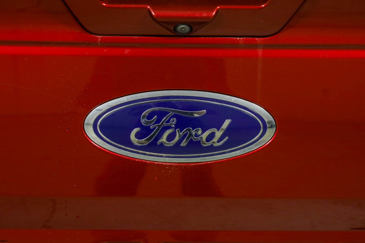 Ford F-150 4WD SuperCrew 145" Lariat 2019