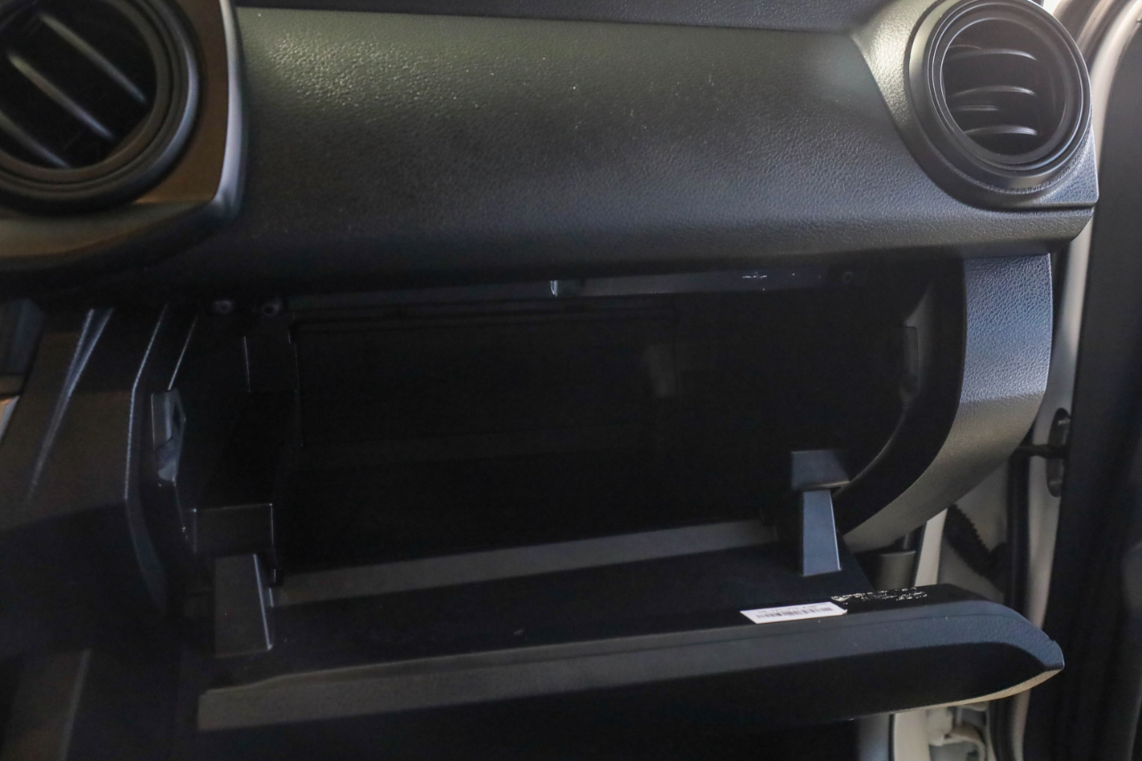 Toyota Tacoma 2WD SR Access Cab 6' Bed I4 AT (Natl) 2022