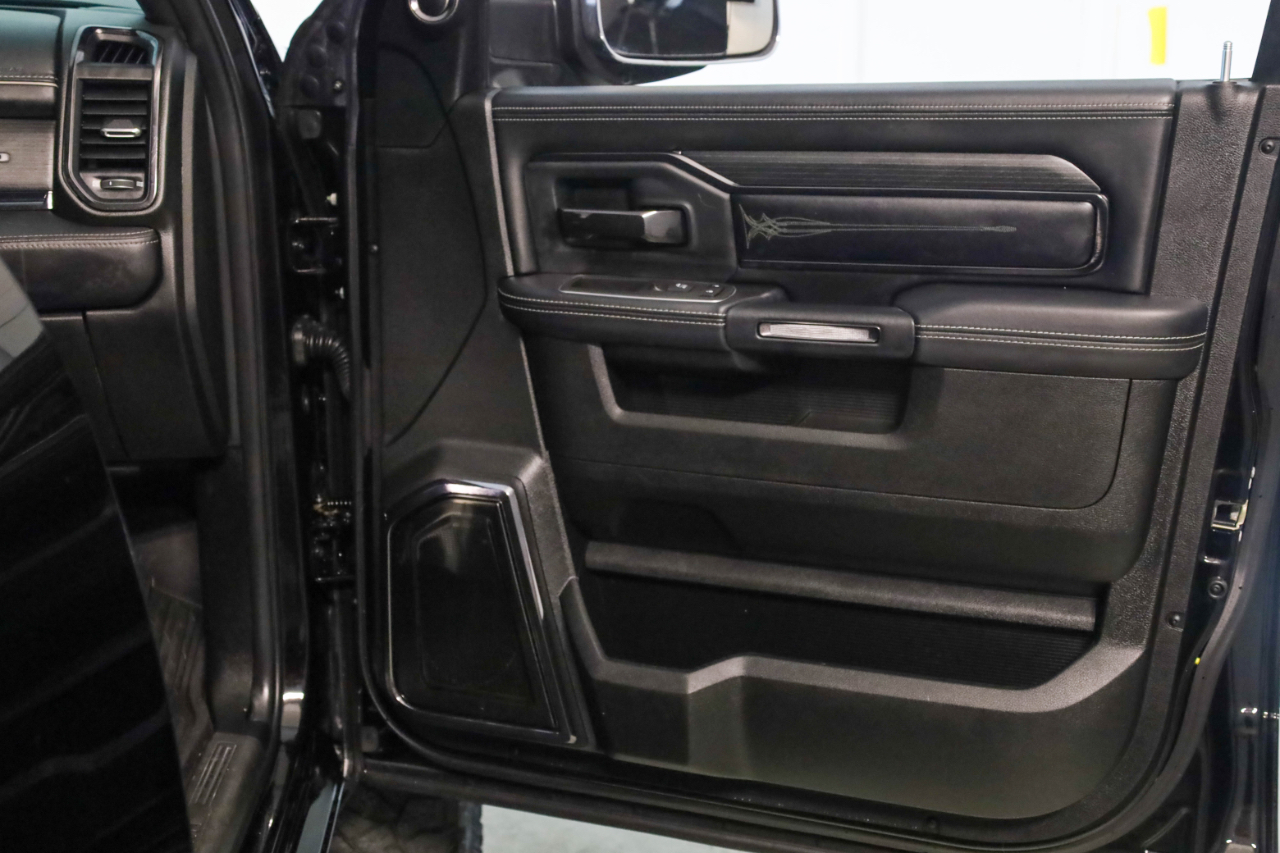 RAM 2500 Limited 4x4 Crew Cab 6'4" Box 2022