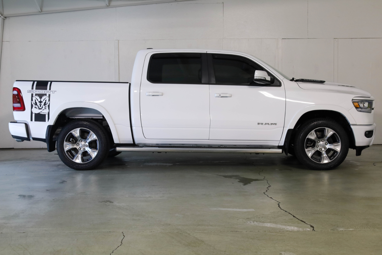 RAM 1500 Laramie 4x4 Crew Cab 5'7" Box 2022