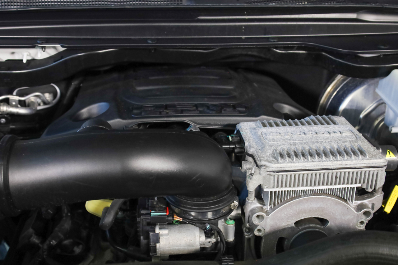 RAM 1500 Laramie 4x4 Crew Cab 5'7" Box 2022