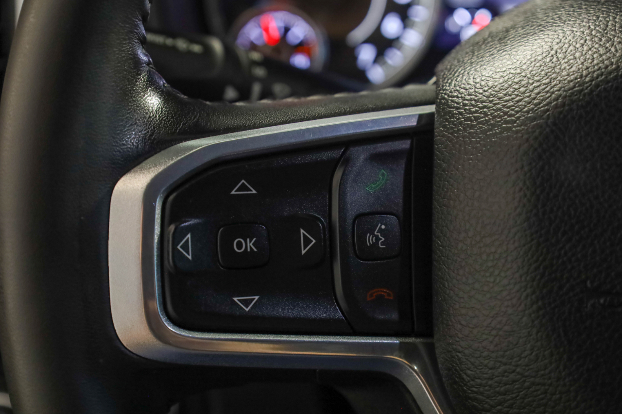 RAM 1500 Laramie 4x4 Crew Cab 5'7" Box 2022