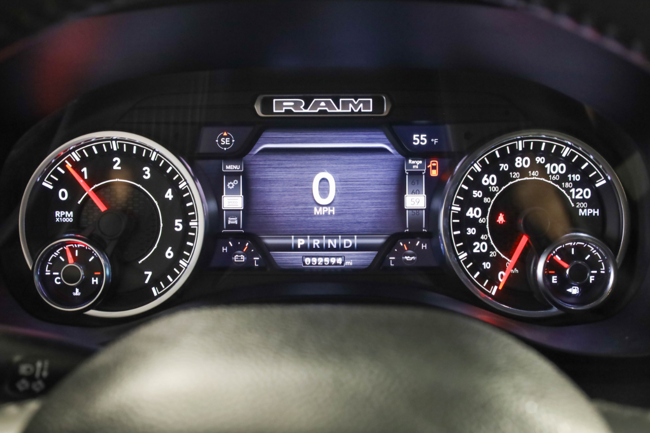 RAM 1500 Laramie 4x4 Crew Cab 5'7" Box 2022