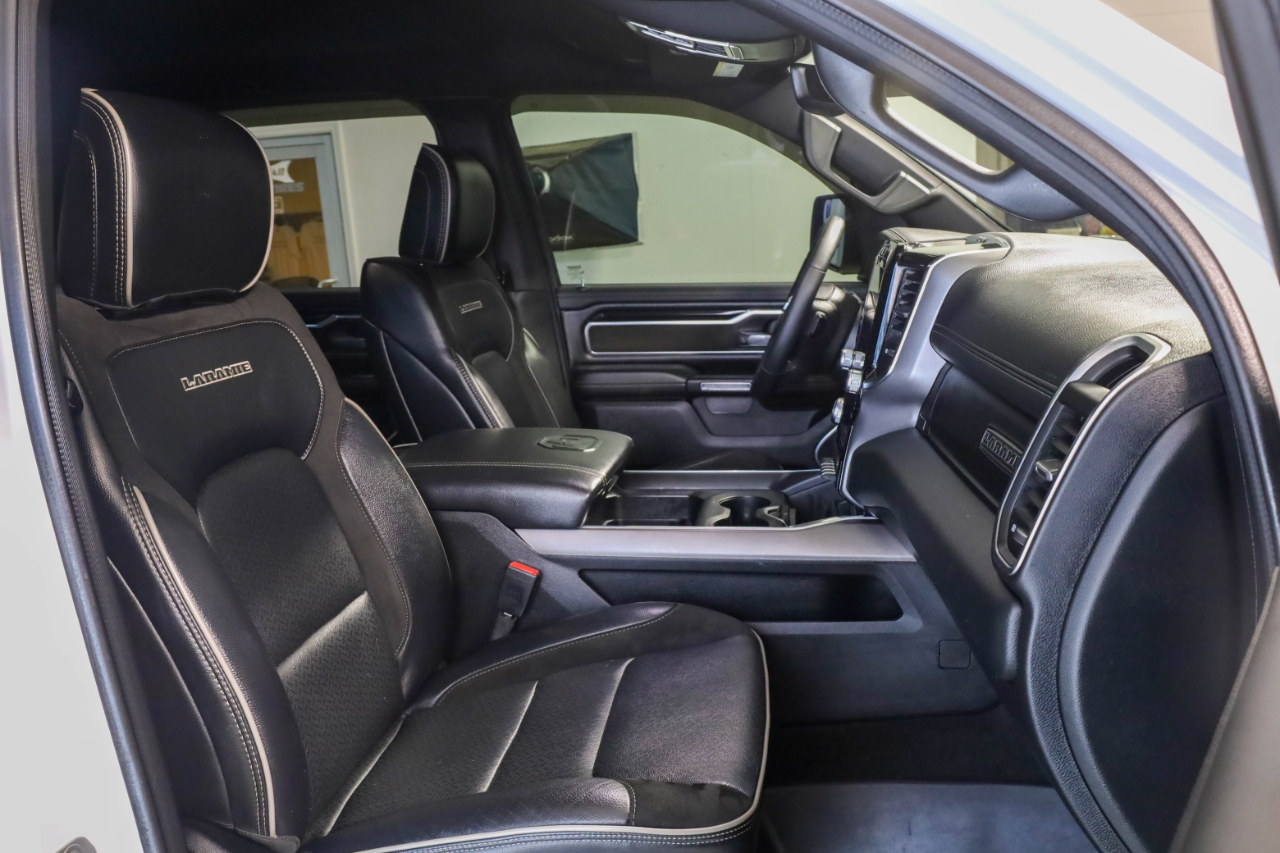 RAM 1500 Laramie 4x4 Crew Cab 5'7" Box 2022