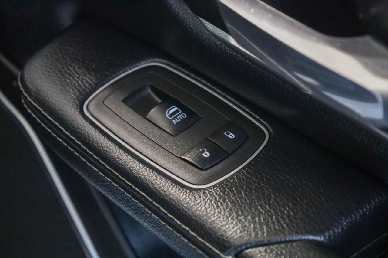 RAM 1500 Laramie 4x4 Crew Cab 5'7" Box 2022