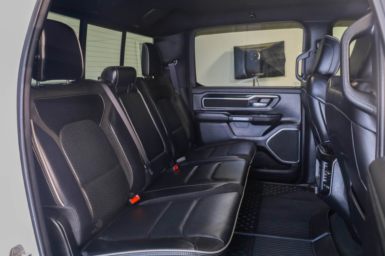 RAM 1500 Laramie 4x4 Crew Cab 5'7" Box 2022