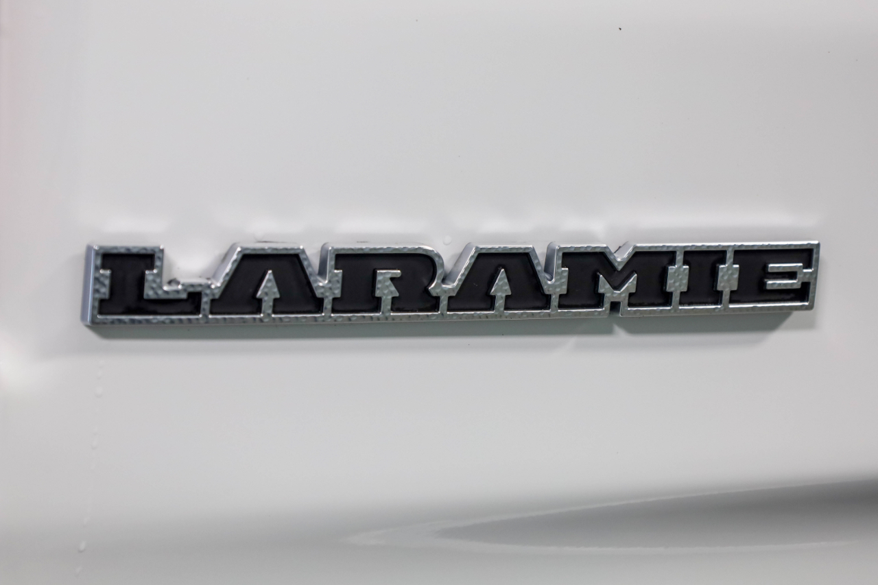RAM 1500 Laramie 4x4 Crew Cab 5'7" Box 2022