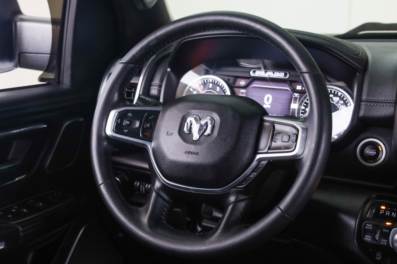 RAM 1500 Laramie 4x4 Crew Cab 5'7" Box 2022